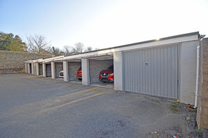 Garage - click for photo gallery